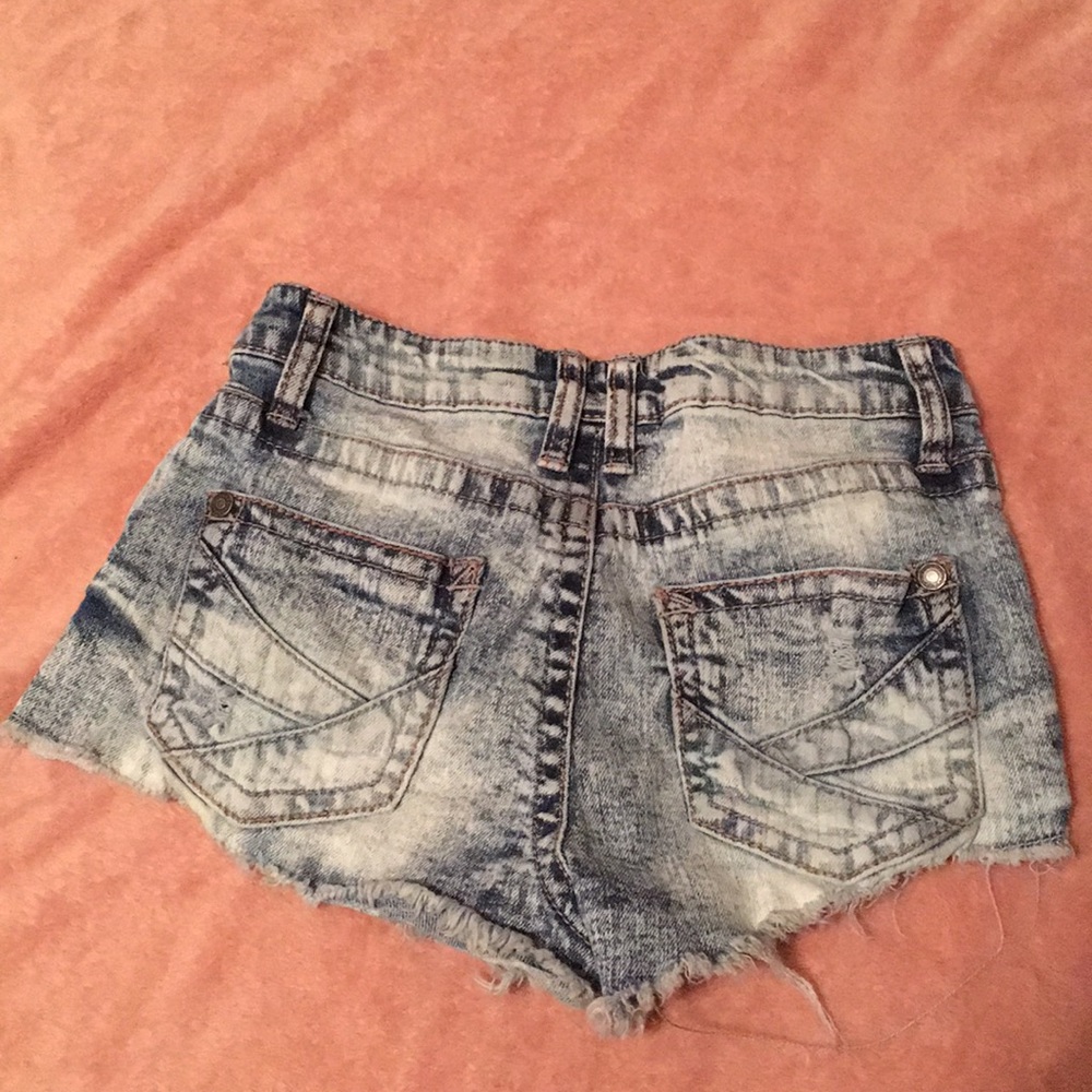 shorts - Picture 2 of 4